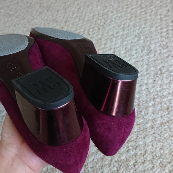 The STUART POWER BLOCK pump heels in rich burgundy size 6M - Picture 14 of 15